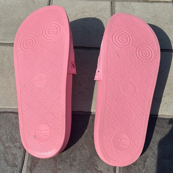 Gucci Pink Monogram GG Pool slides - Picture 2 of 7